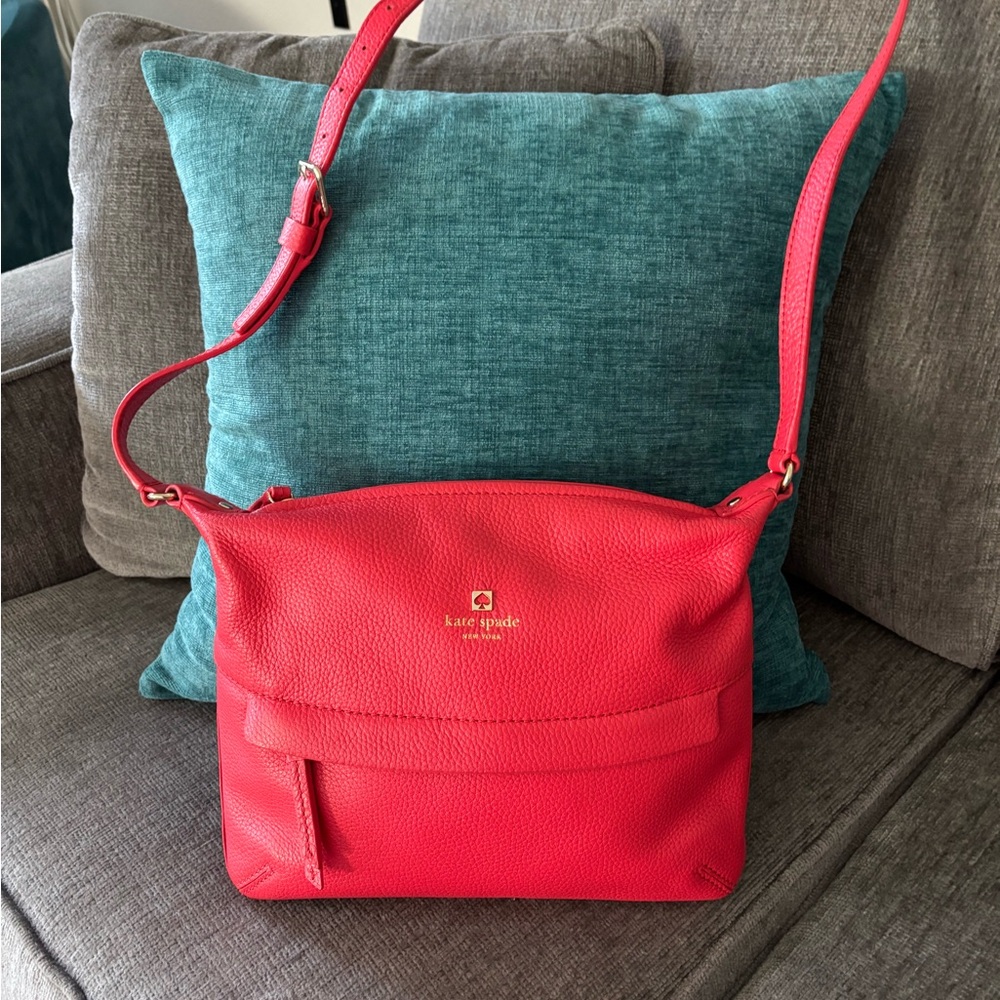EUC Kate Spade Pebbled Leather Shoulder Bag / Crossbody bag